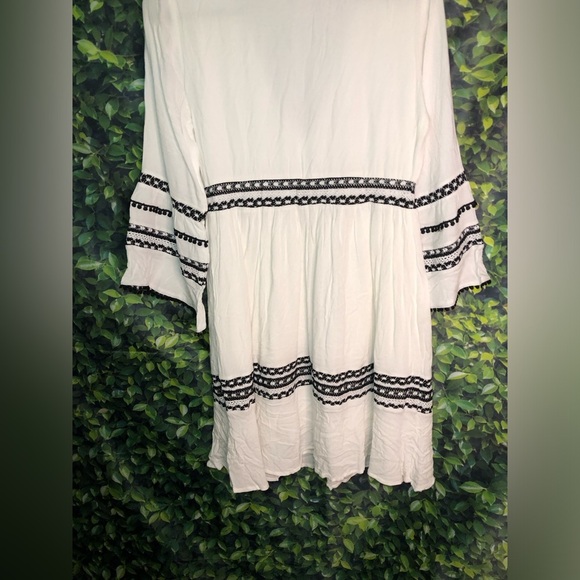 White Dress with Black Trim - Picture 11 of 16